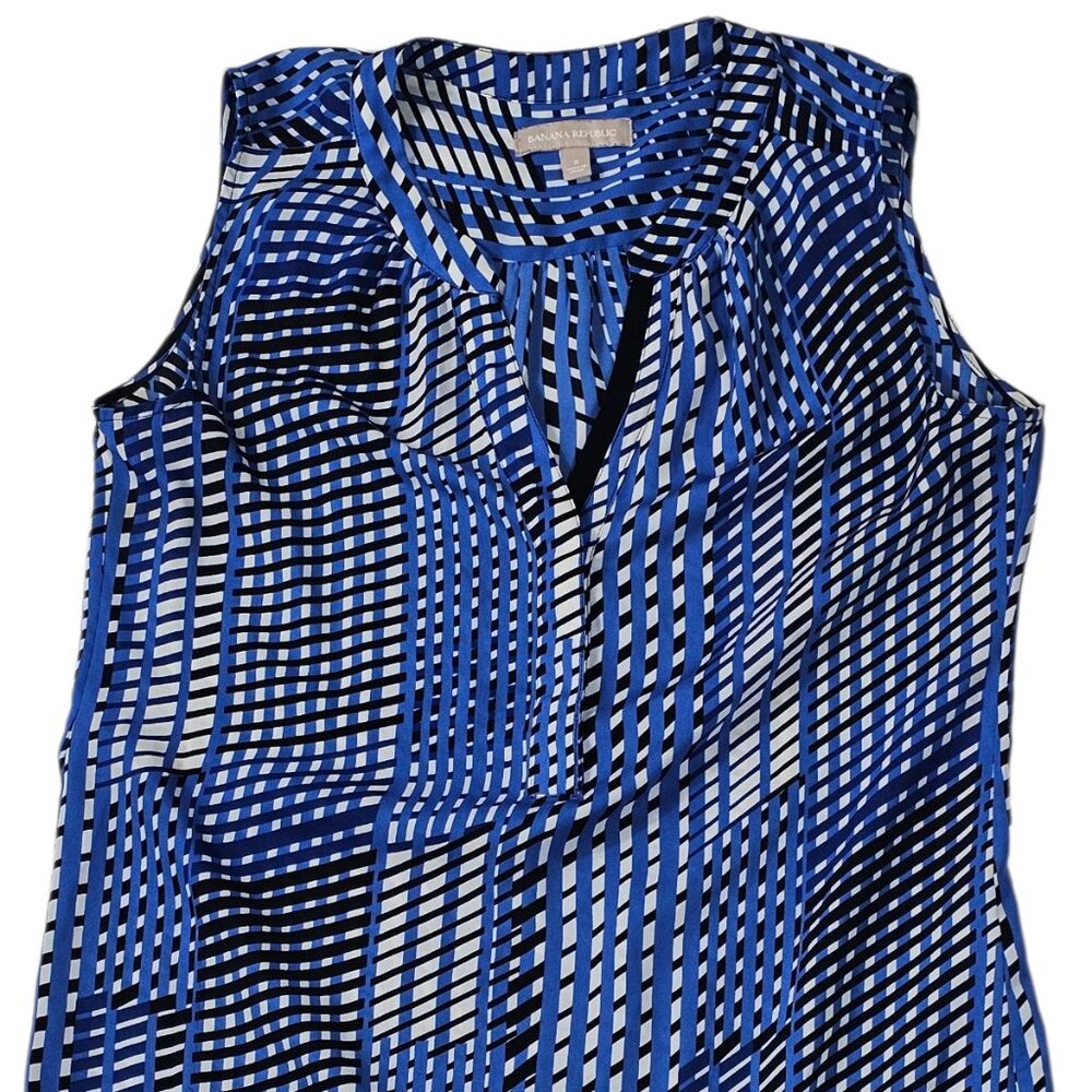 Banana Republic Womens Blouse Size S Sleeveless Top V Neckline Blue White Print